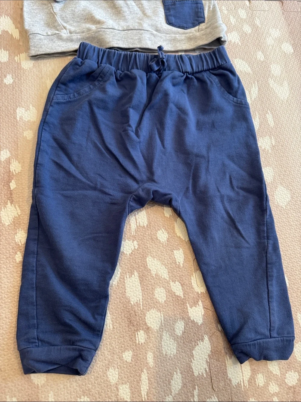Bloomie’s Baby 2-Piece Sweatshirt & Jogger Set Gray/Navy 18M Cozy Cotton